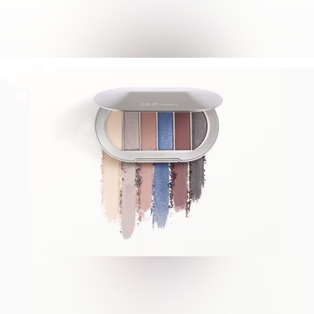 R.E.M. BEAUTY Midnight Shadows Eyeshadow Palette